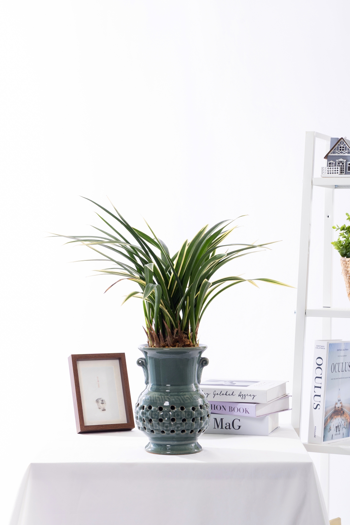 태평양 청자투각분