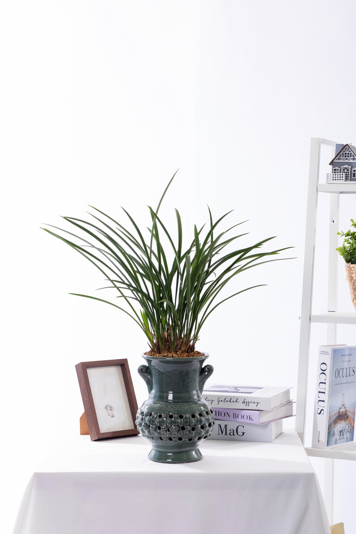 철골소심 청자투각분